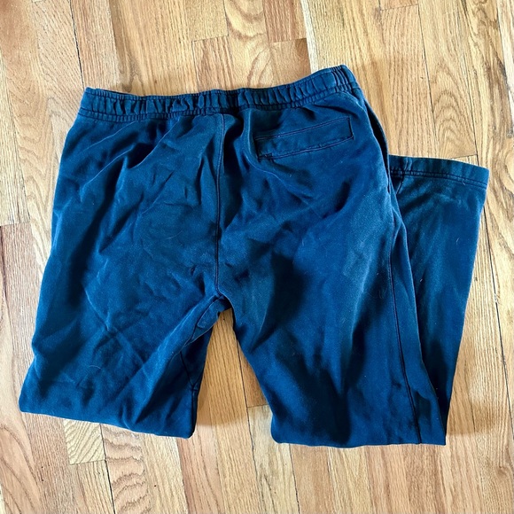 black nike sweatpants - Picture 3 of 3